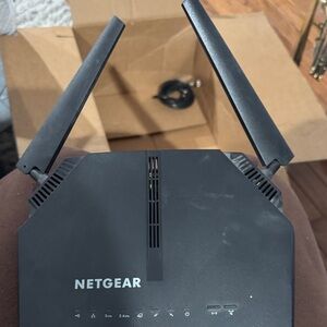 NETGEAR Dual Antenna Black Router